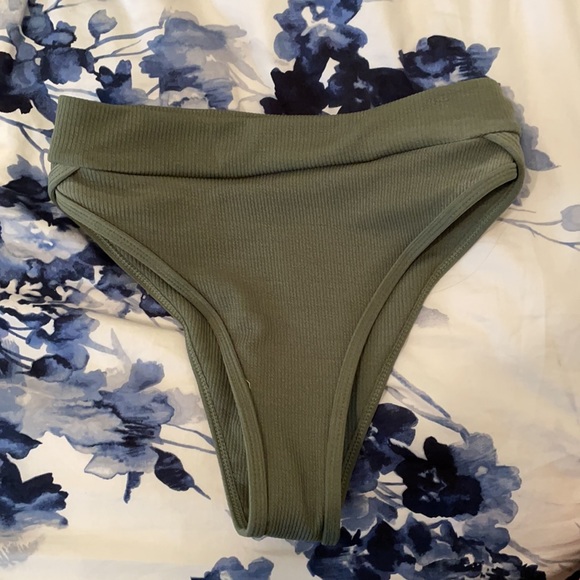 Aurelle Green High-Waisted Bikini Set - Picture 4 of 5